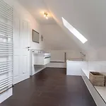 Weisse Haus Weisse Haus * Böhl